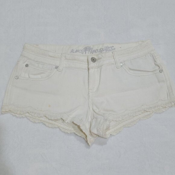 Almost Famous ✦ Lace-Trim Denim Shorts ✦ White Cotton/Spandex Cutoffs Sz 7 EUC - Picture 2 of 10